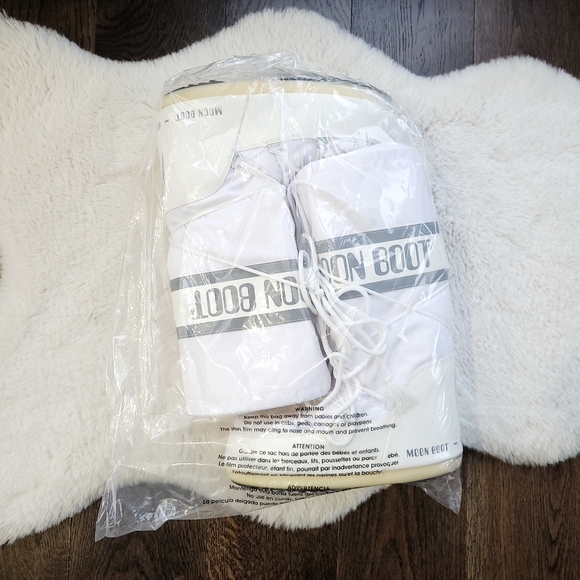 Moon Boot Retro Futuristic Original Iconic Lunar Snow Boots - Picture 8 of 9